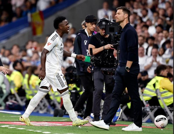 恒信策略 西媒：维尼修斯认为自己未获得尊重，正认真考虑离队的可能性